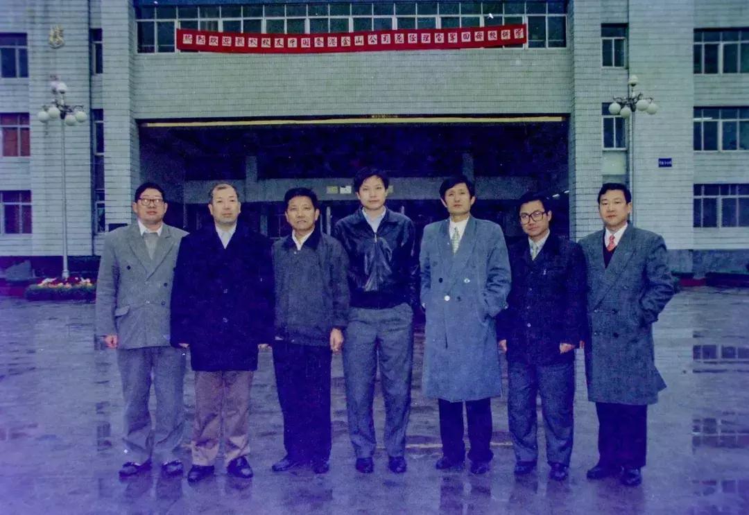 草根起家的雷军,雷军的三十年发家史