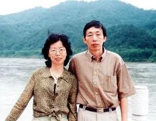 致橡树传达爱情观解析,致橡树表达的爱情观主旨句是什么