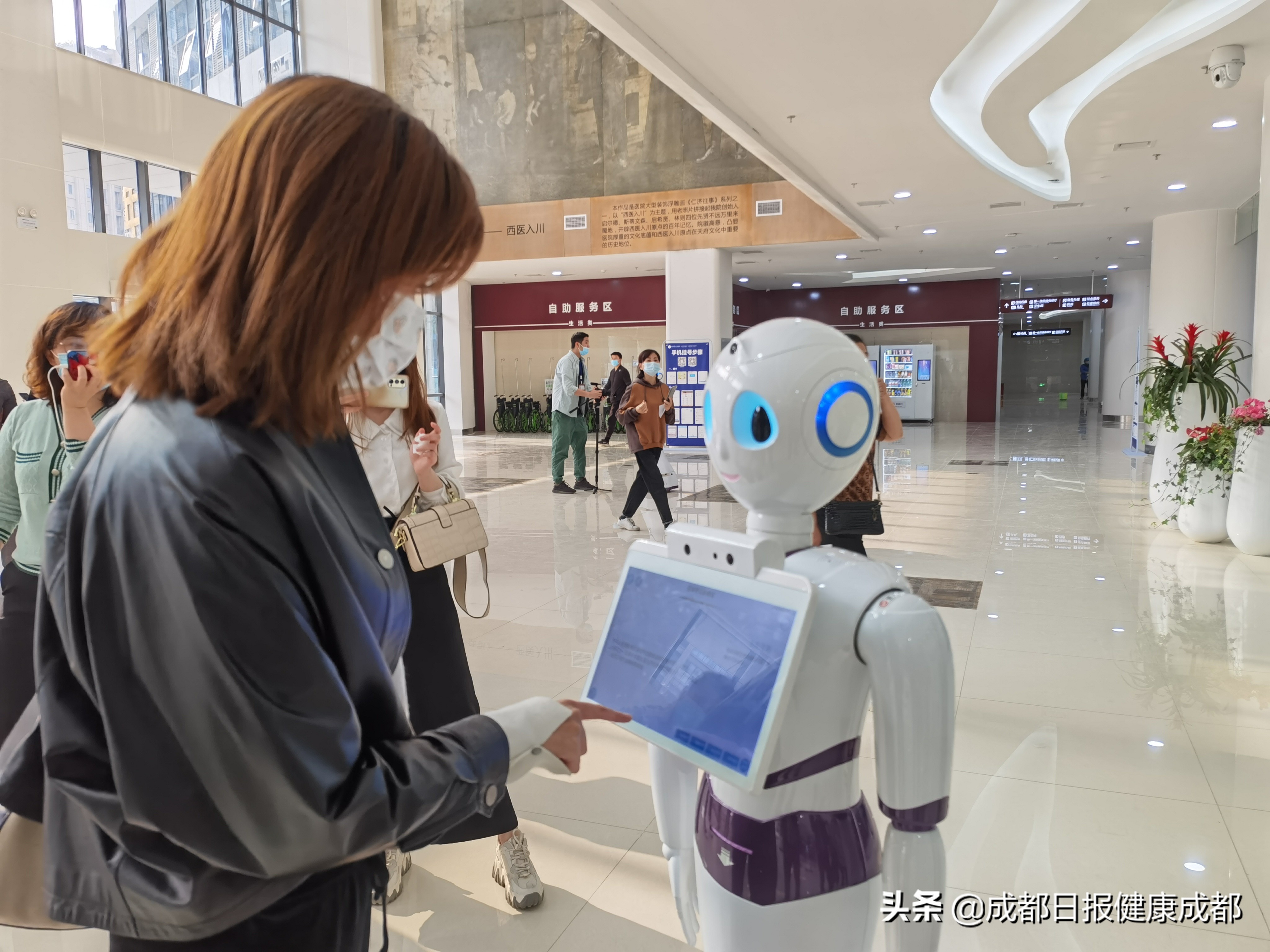 成都市二医院龙潭院区今天试运行，强烈科技感给人带来满满的安全感