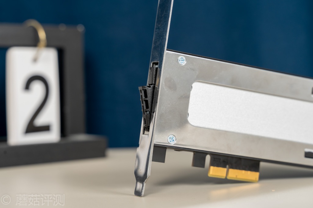 极速插拔，解锁更多使用姿势、ICYDock硬盘抽取盒PCI转M2评测