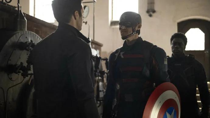 《猎鹰冬兵》发布季中预告，黑人美队再登场，杨过与雕大战假美队