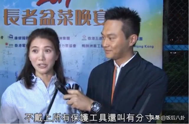 张智霖一家散步,张智霖举家北上