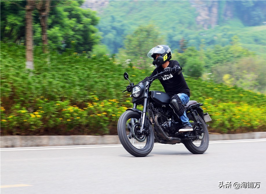 英伦复古机车250cc,望江布雷斯通150复古摩托车带abs吗