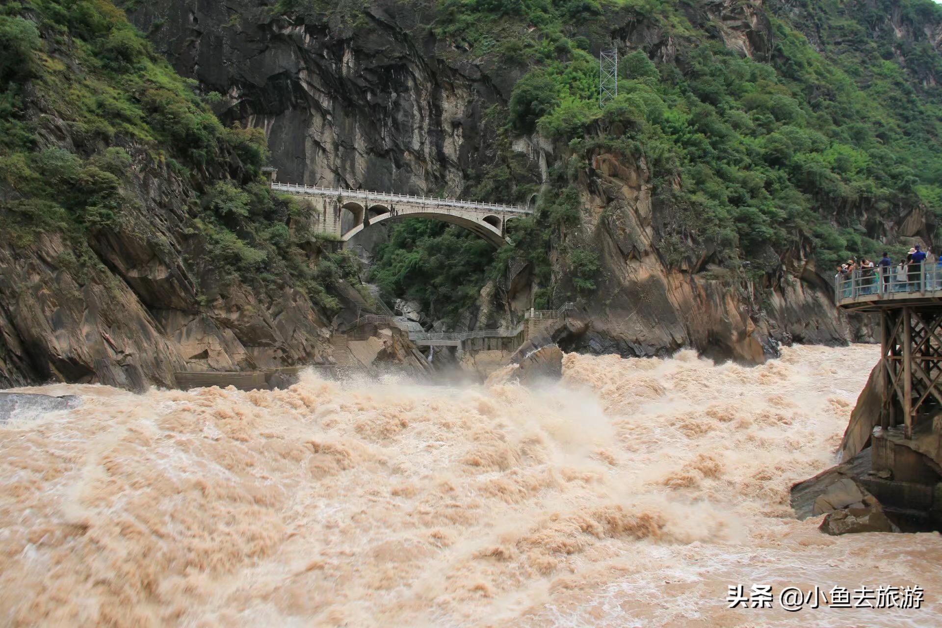 带你看虎跳峡的惊涛骇浪,去虎跳峡看惊涛骇浪
