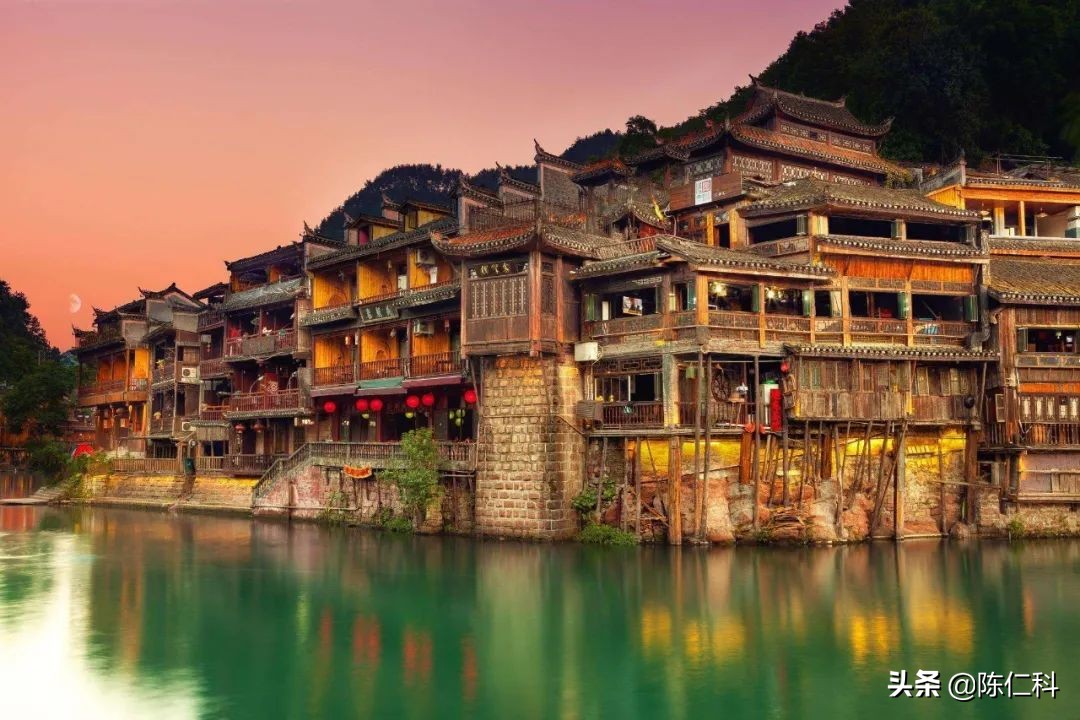 灵山小镇拈花湾沉浸式文旅,拈花湾景区里的禅意村舍