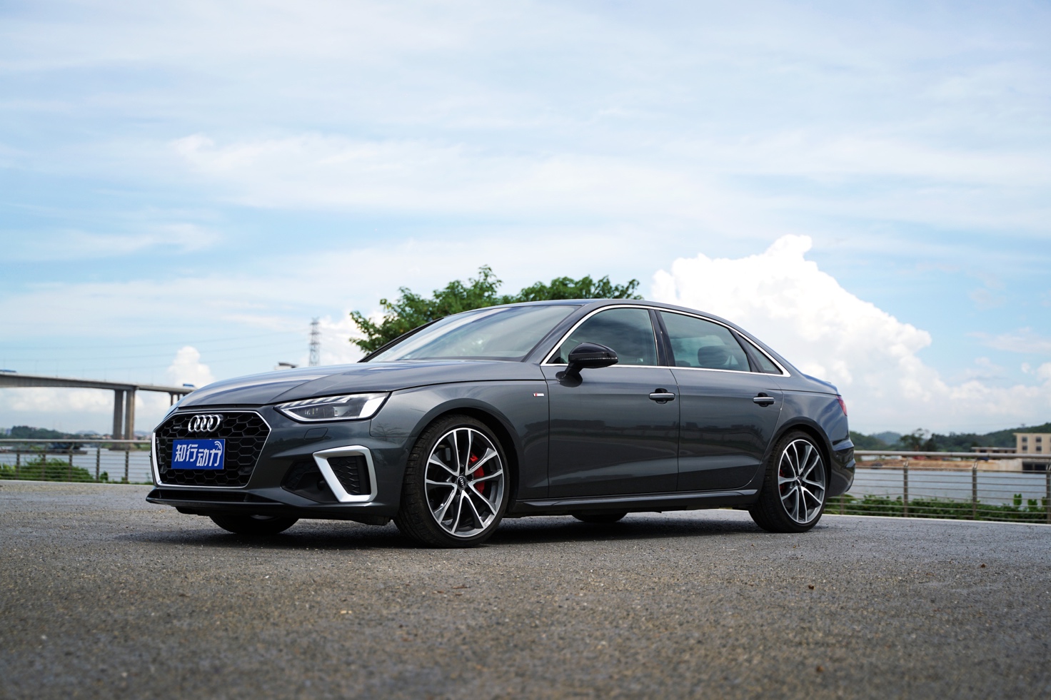 奥迪a4l女生使用体验,女司机奥迪a4l适合什么颜色