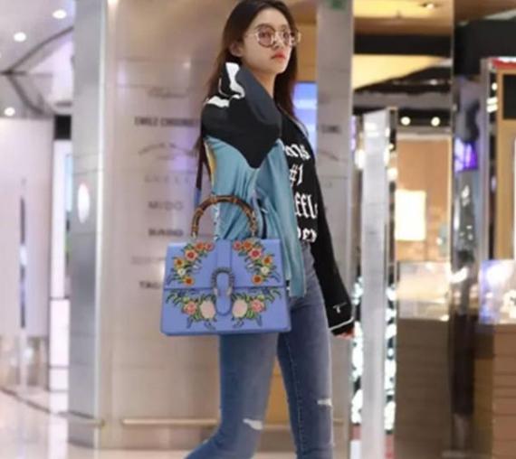 林允自曝买盗版电影和A货，原来女神这么接地气