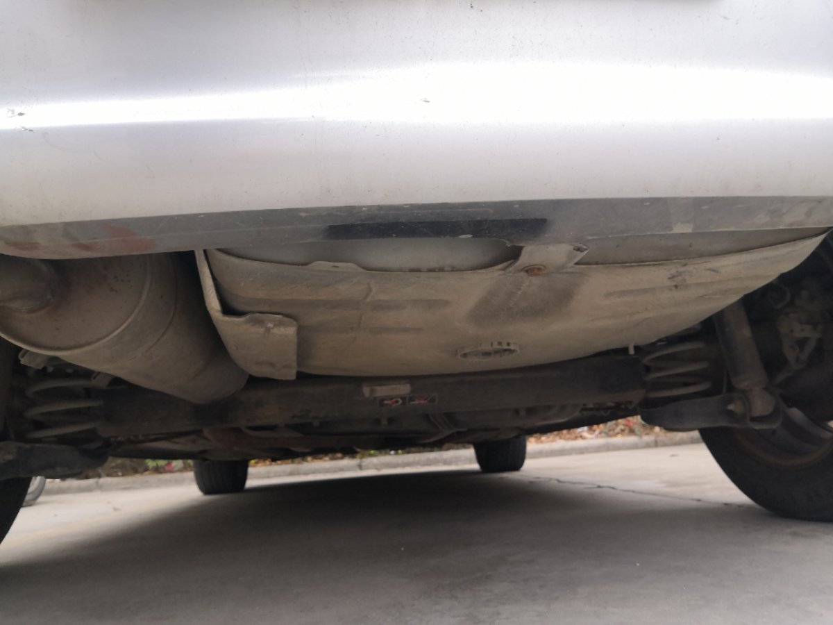 标致307两厢自动1.6驾驶感受,307原地烧胎