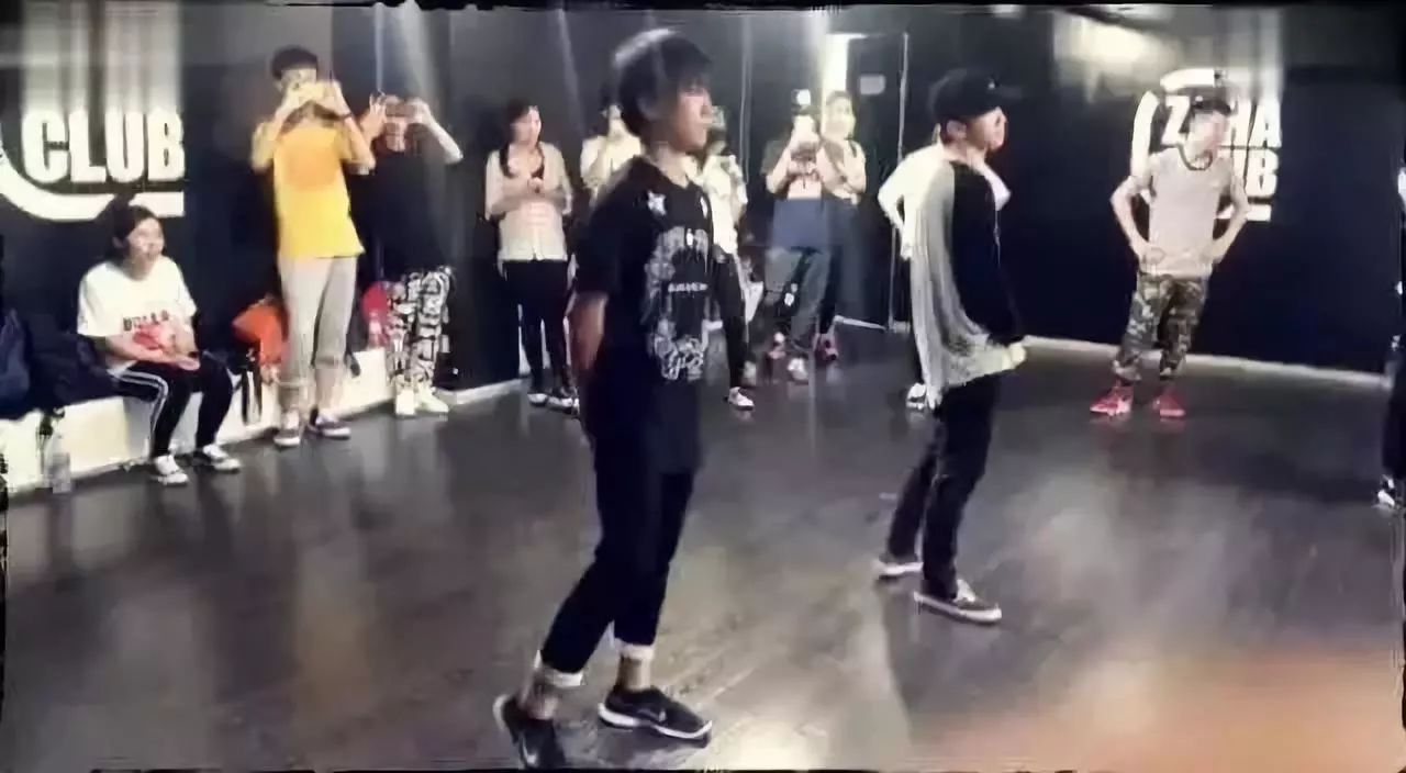 真正的好父母教会孩子做家务,优秀的父母让孩子觉得自己好