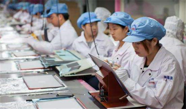 深圳富士康老板的创业生涯,富士康创业艰辛历程简介