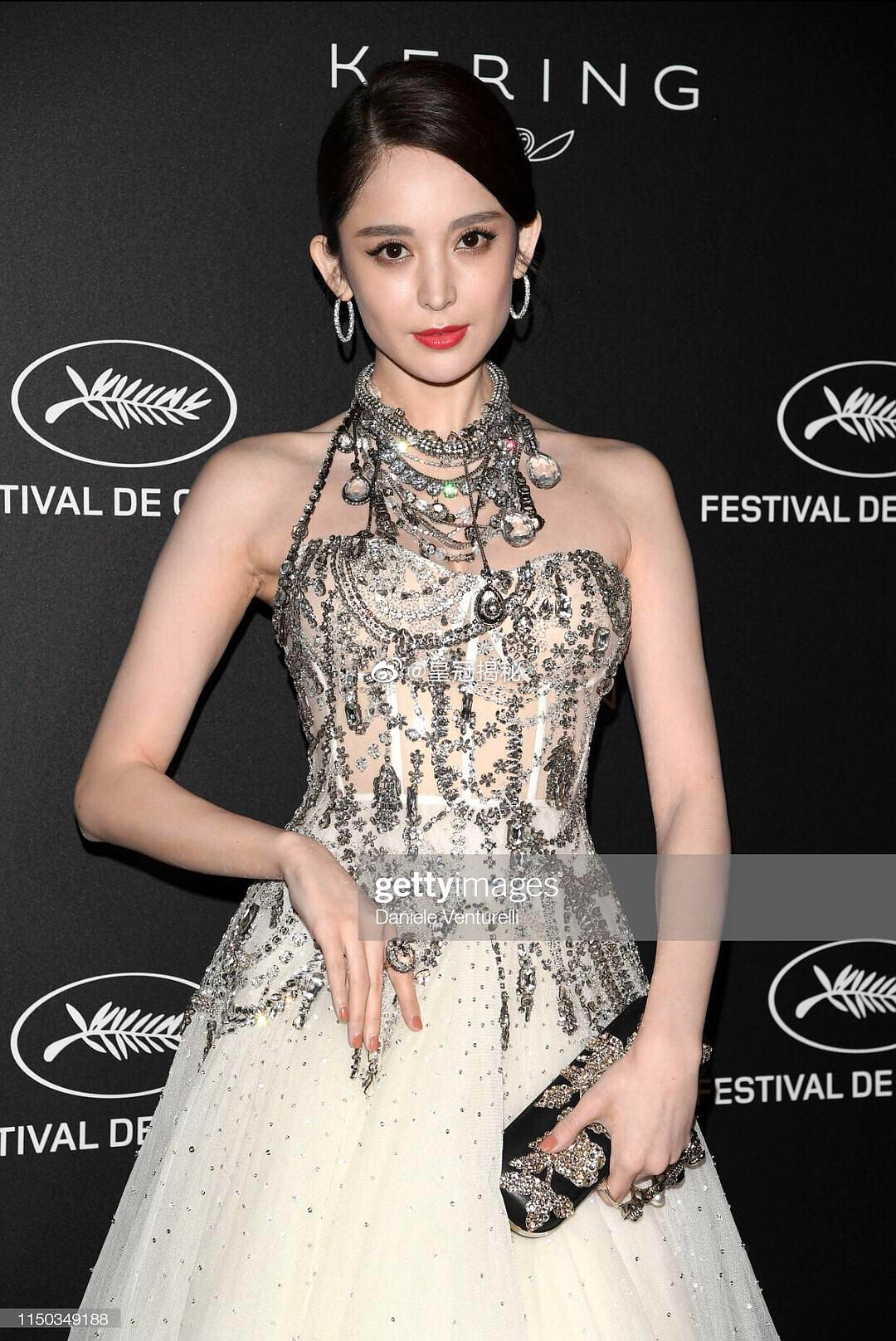 光白脸有什么用！身体白嫩闪才是斩男的终极奥义！