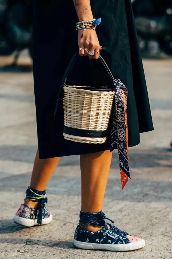 长丝巾古装系法3米长1.5米宽丝巾,长条丝巾配衬衣的系法简单又漂亮