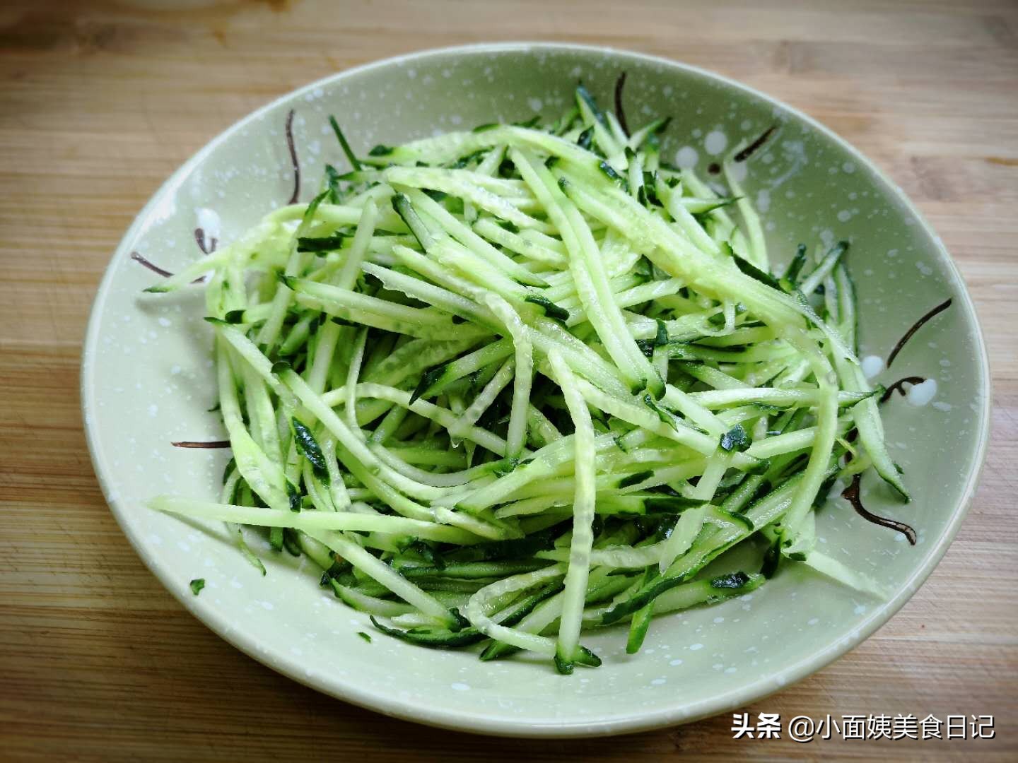 夏天凉面的做法简单易做,大热天教你做凉面调料