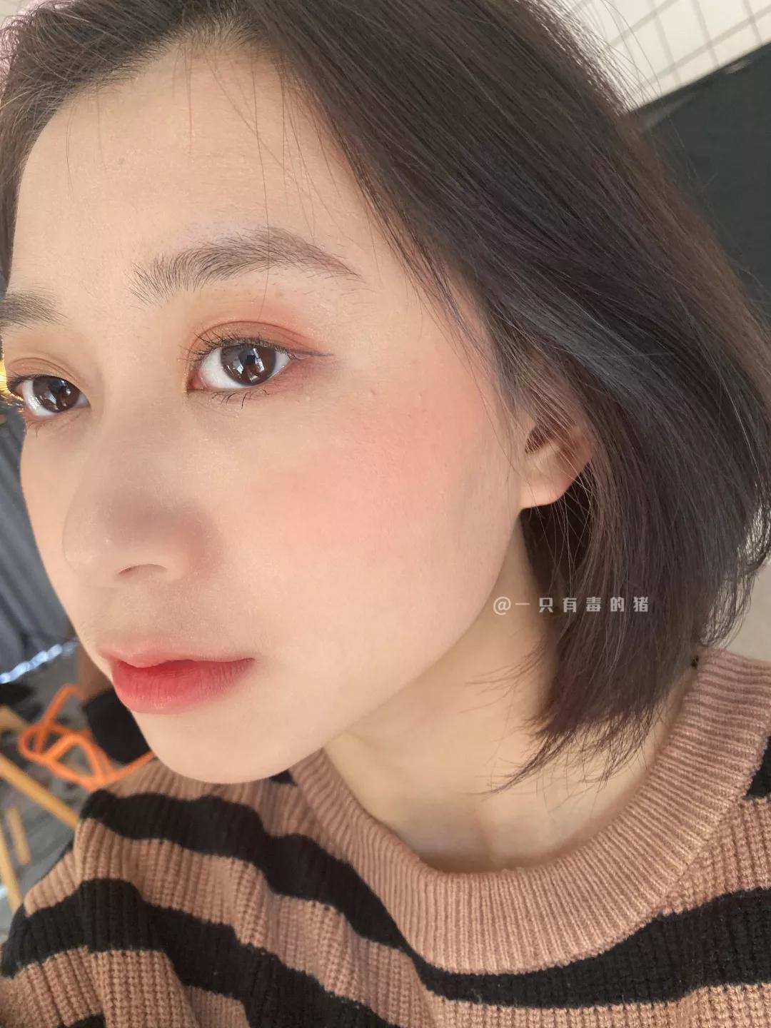 黄皮新手彩妆教程视频全集,适合黄皮的大牌彩妆推荐眼影