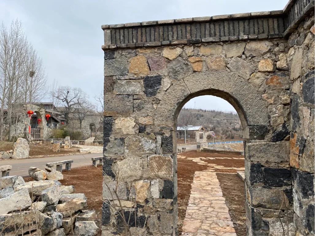 【初三】14、墙外看太行山中"云上的院子"依然很美