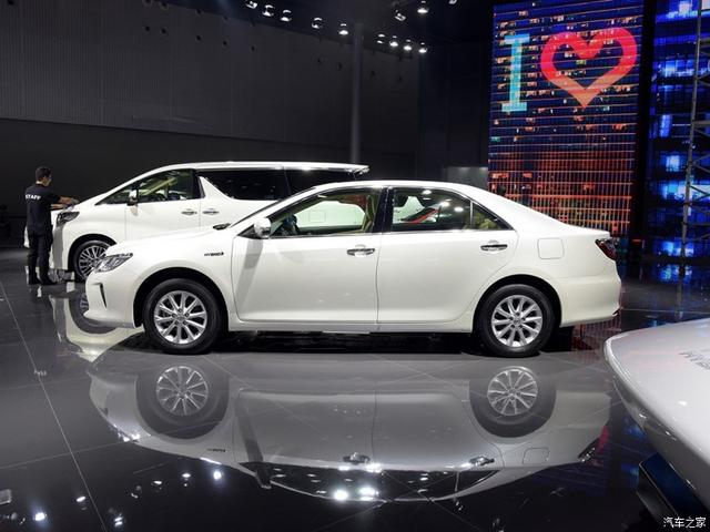 第八代凯美瑞并不只靠外表,B级车中的王者,黑科技运用可圈可点