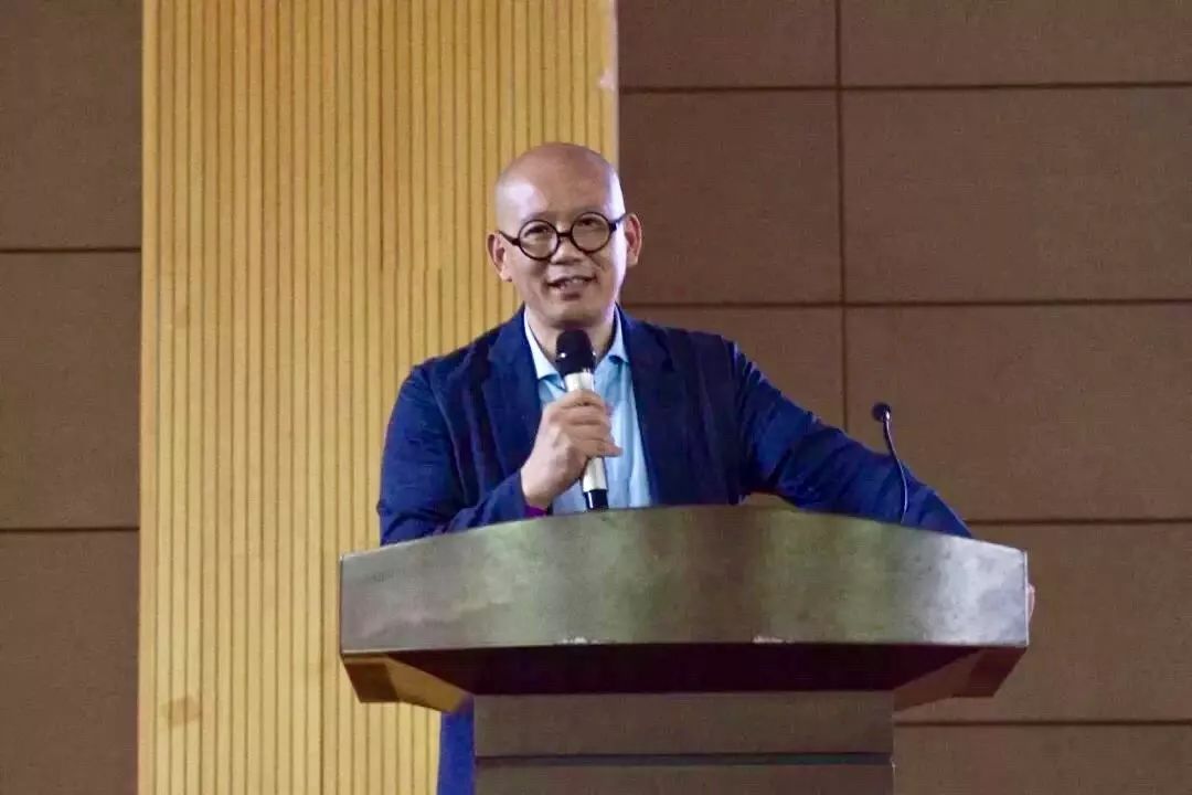 入职阿里副总裁,从阿里巴巴前台做到董事长