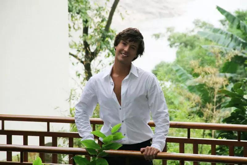 还记得俄罗斯海豚音王子维塔斯吗，消失近10年，他在做些什么