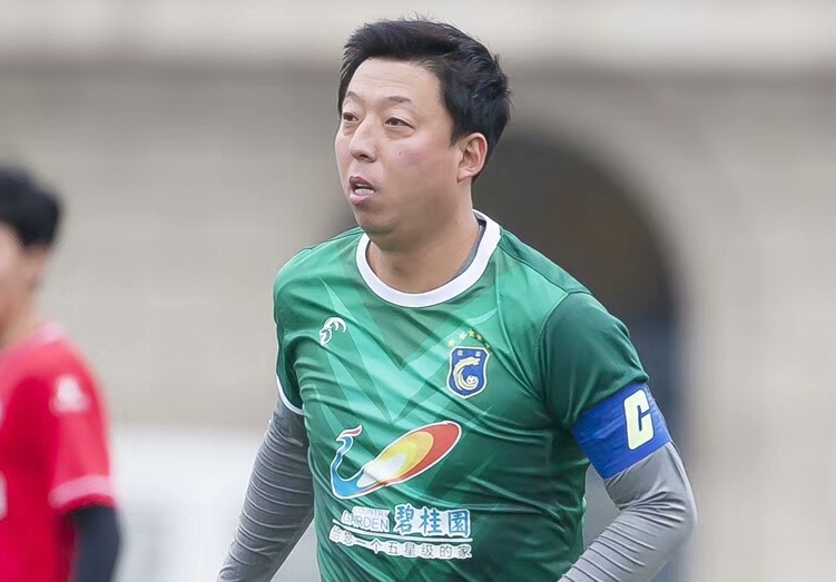 鐑熷彴瓒崇悆涓婚,鐑熷彴骞翠細