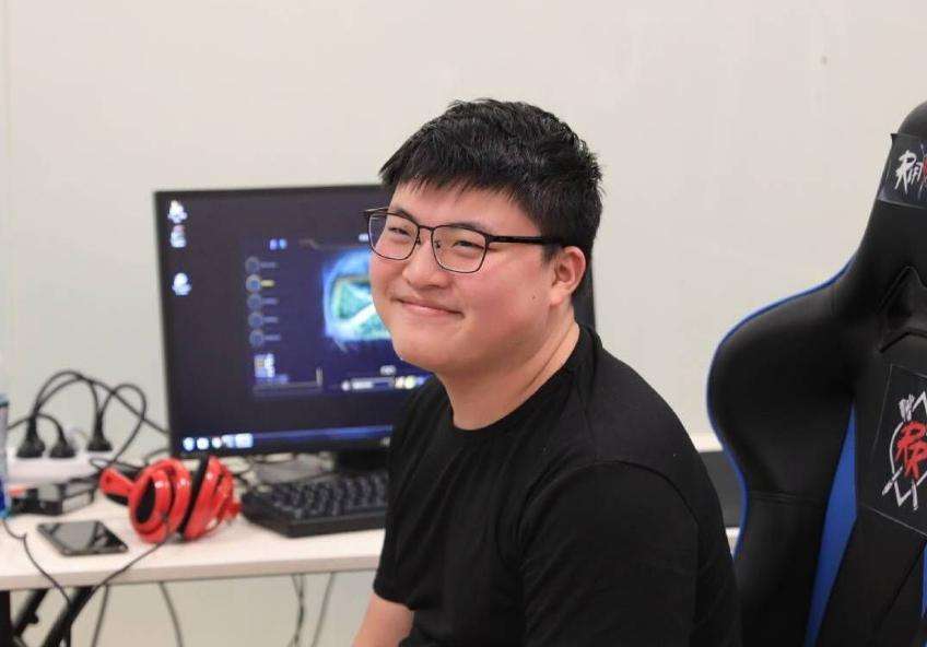 uzi做过哪些好的事情,uzi慈善事业