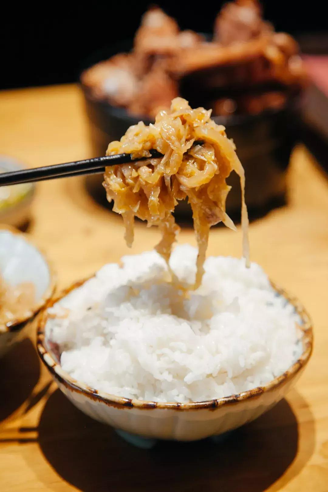 京城天“犟”红包雨