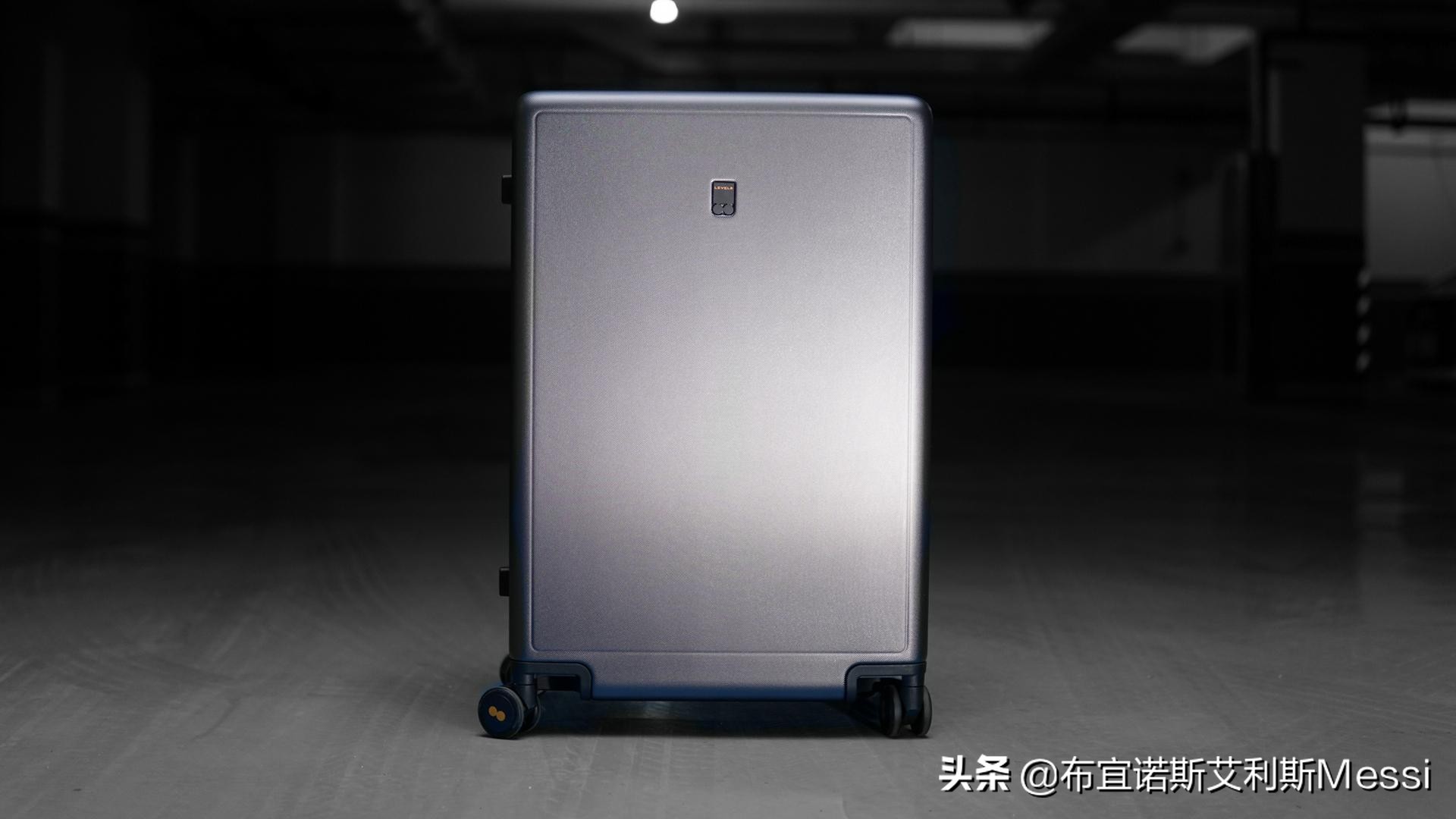 地平线8号行李箱和小米90分行李箱,地平线行李箱与小米行李箱对比