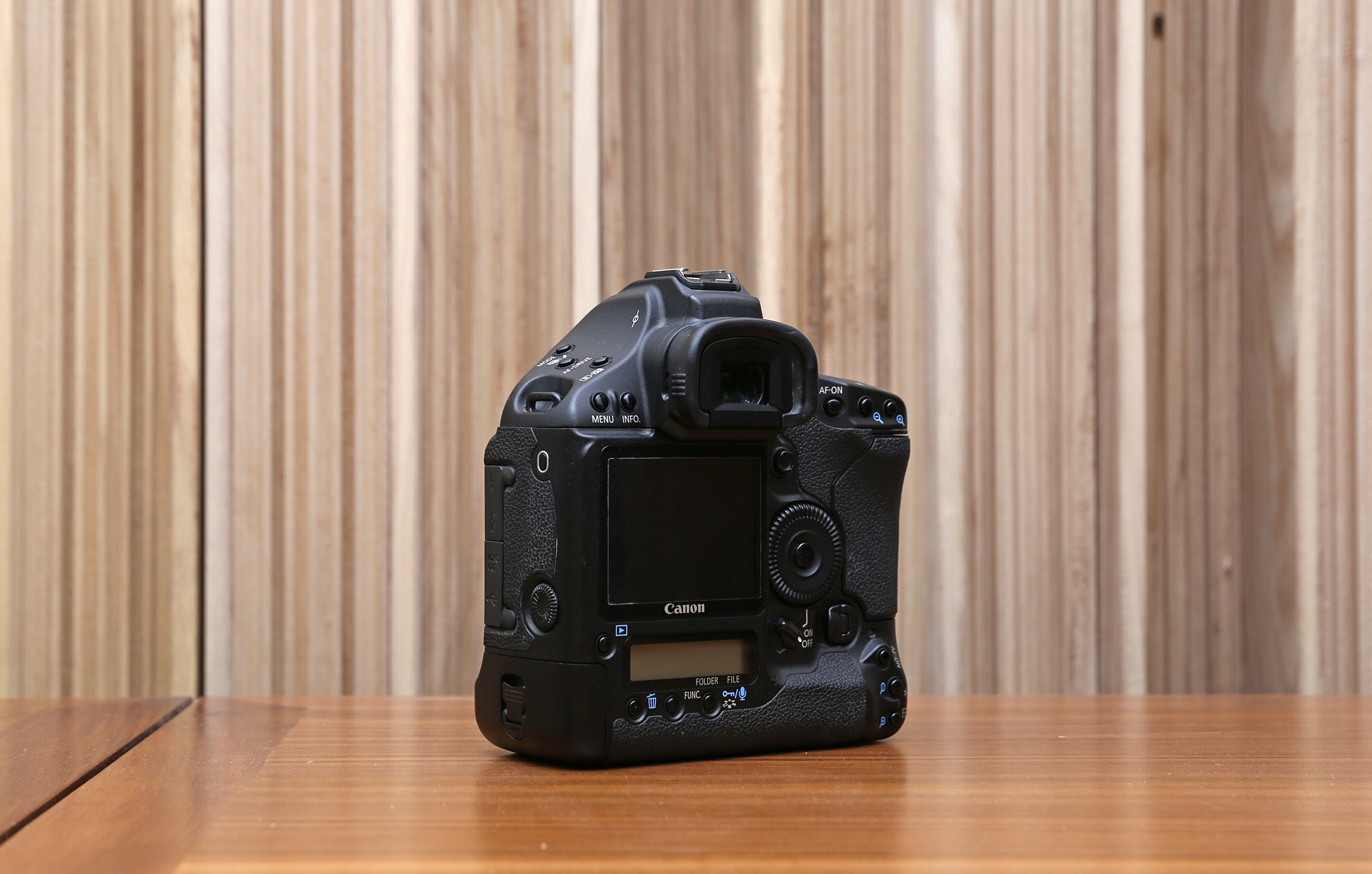 佳能1dsmark3还值得买吗,ds时代