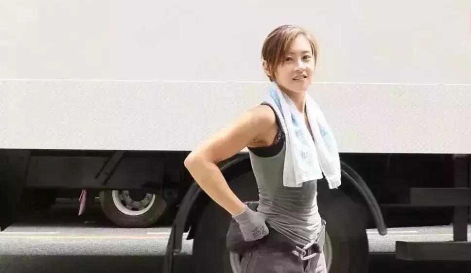 罗拉是最美搬运工吗,香港最美搬运工罗拉结婚没