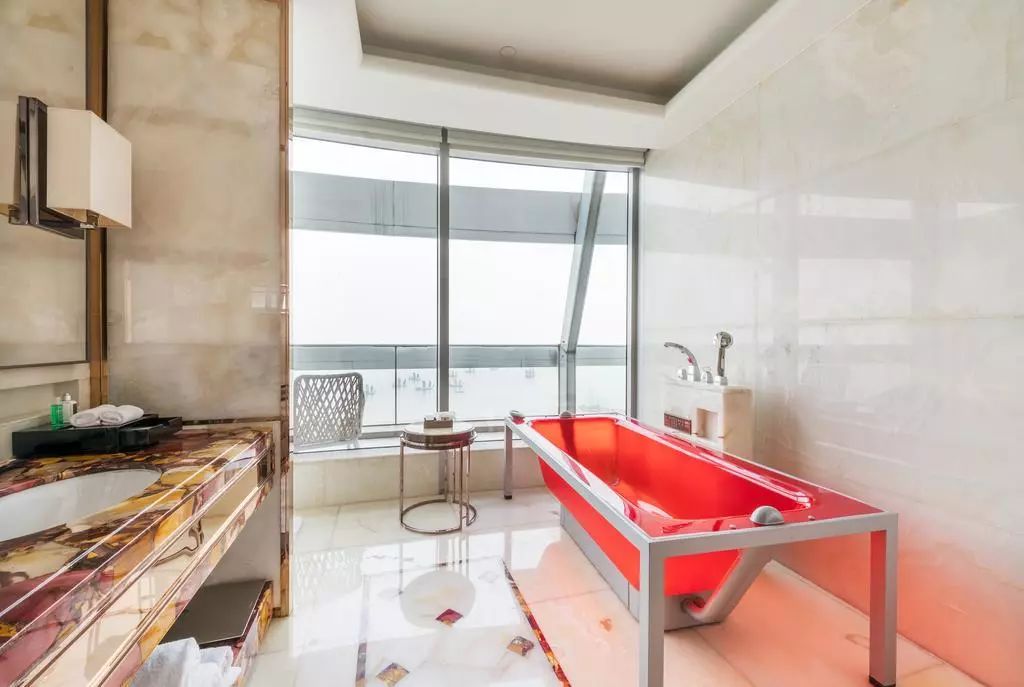 有智能马桶圈的酒店,湖州月亮酒店为什么称为马桶盖