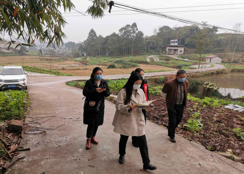 让党旗飘扬在抗疫路上,党旗飘扬党员一线抗疫