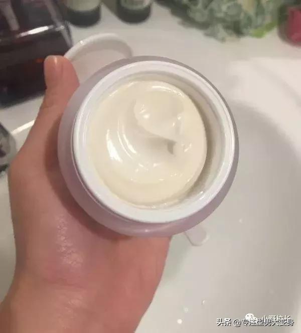 不同肤质的人怎么选护肤品,男生适合的保湿护肤品推荐