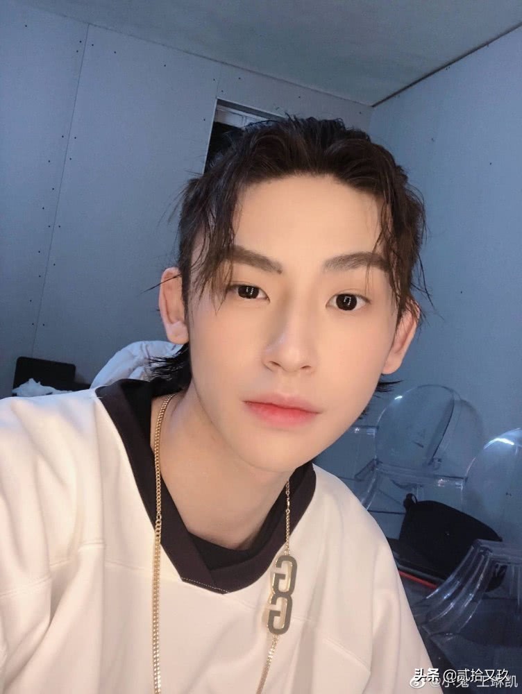 饭圈女孩：为偶像消费就像在恋爱时为男朋友花钱一样，不用讲道理