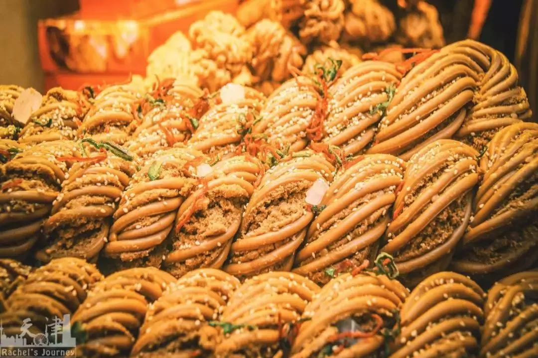 天津特色小吃被称为津门三绝 (天津风味小吃中的三绝之一)