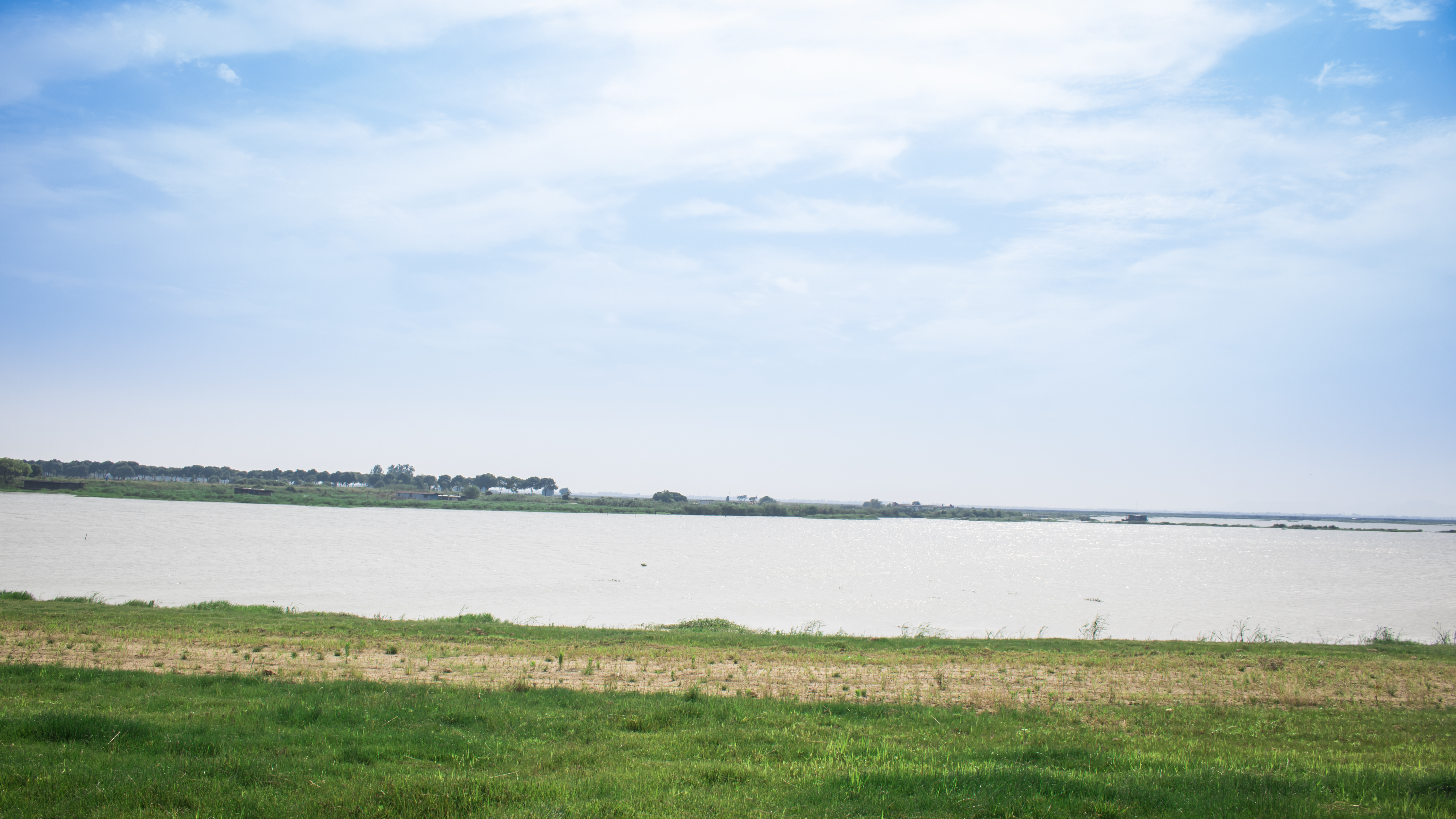 江南水乡长荡湖,烟雨江南湖中美景