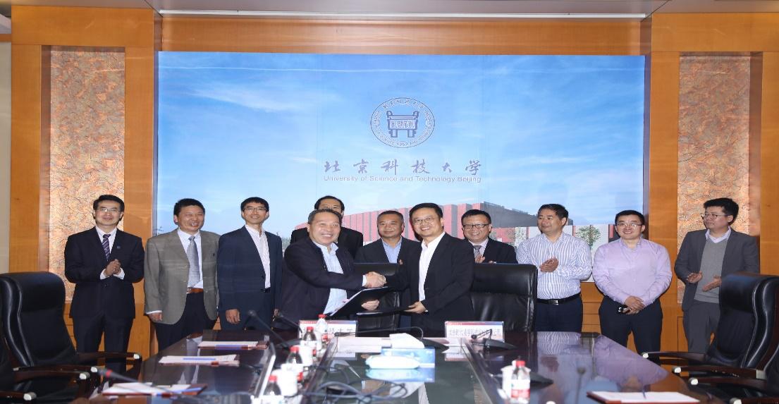 北京男神董事长：本硕博连读，手握80项专利，为母校捐资近百万！