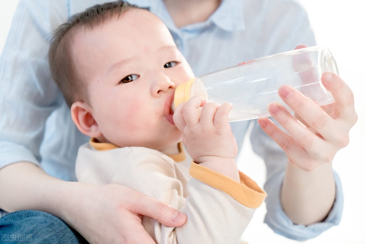 断母乳不喝奶粉喝酸奶,断母乳不喝奶粉可以喝水吗