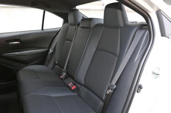 入门即是高配,性价比不错,体验2021款丰田雷凌