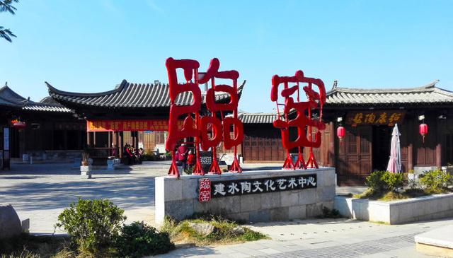 云南建水古城一座依然活着的古城,云南建水古城景点介绍