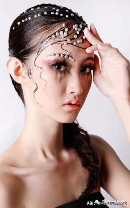 爱尚美丽演绎星座造型▏月神身边的仙女——摩羯座