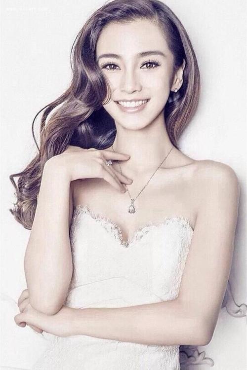 颜值高的女明星照，杨幂和郑爽短发谁更好看，你最喜欢谁呢？