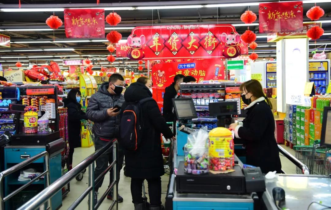 致敬坚守防疫一线的守门人,坚守岗位做表率抗击疫情当先锋