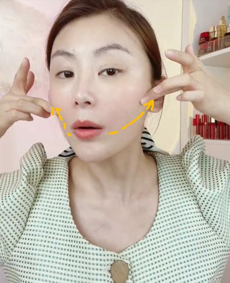 人过50岁抗皱最好吃什么,50岁老人抗皱纹护肤方法