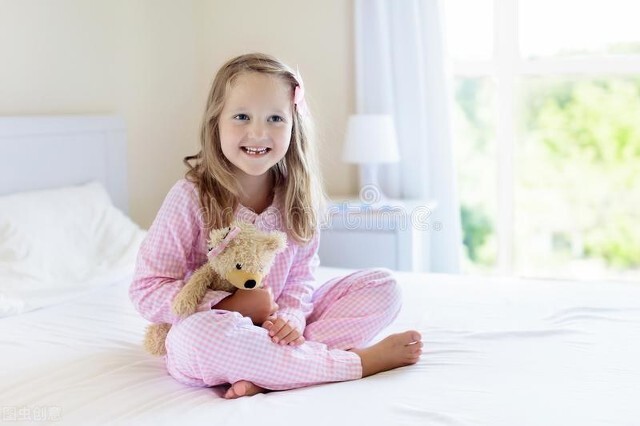 冬季衣服静电如何消除,小孩经常被静电电到是怎么回事