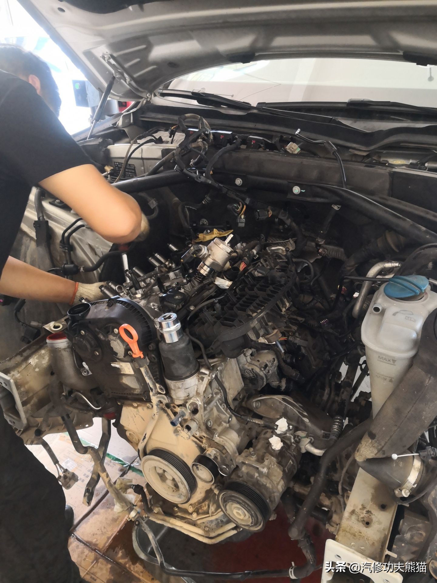 如何检测奥迪三代ea888是否烧机油,大众三代ea888发动机机油灯报警