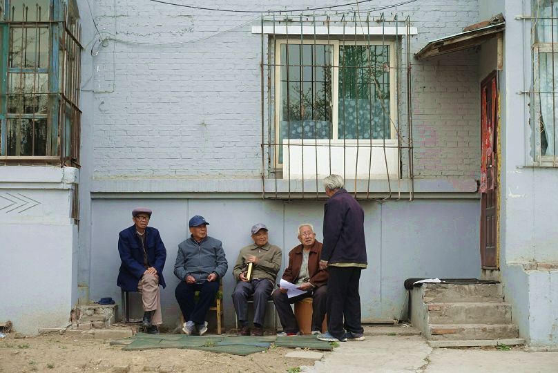 为老年人提供活动场地,老年活动室桌椅摆设