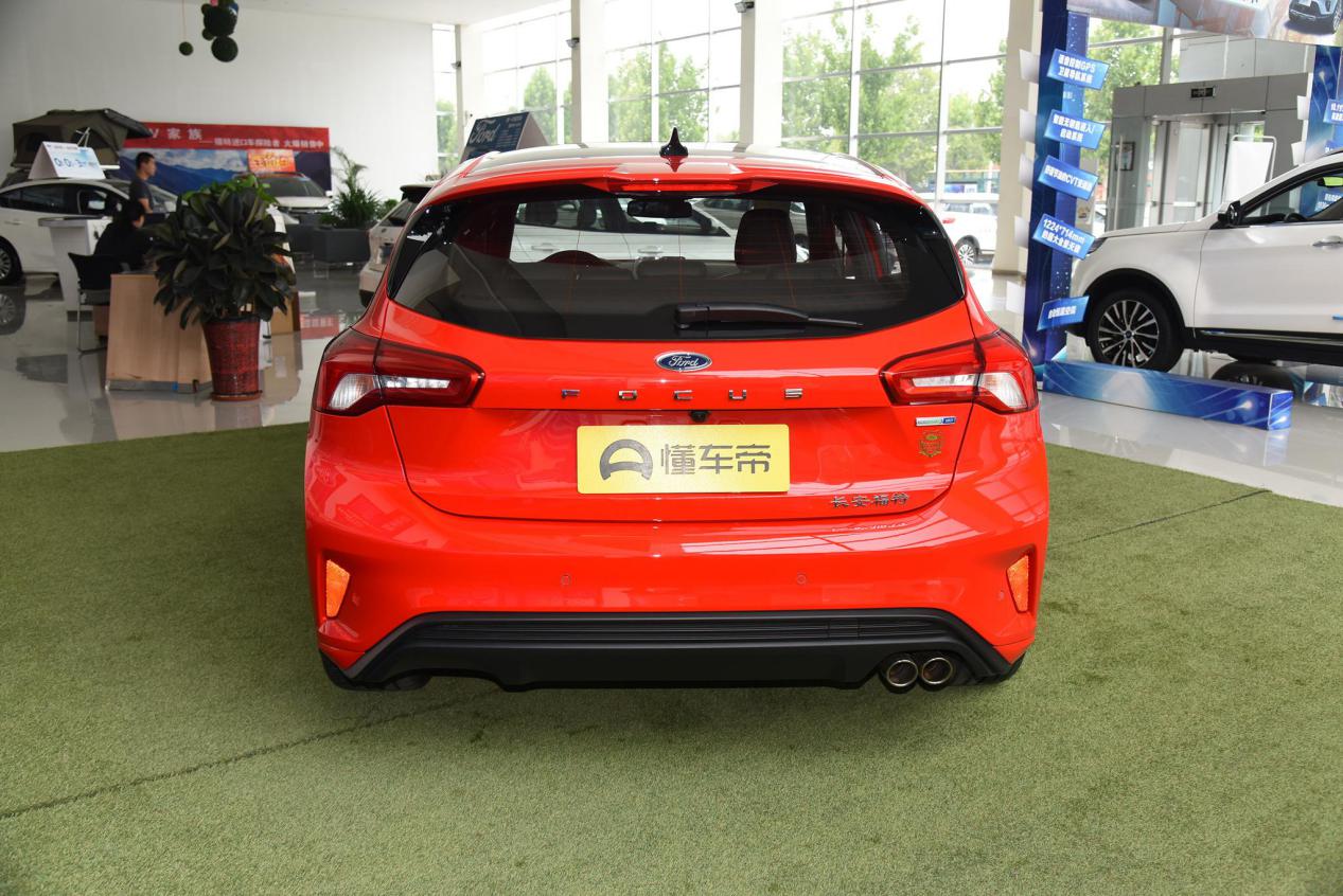 延续巅峰新一代福克斯亮点分析,福克斯弯道之王