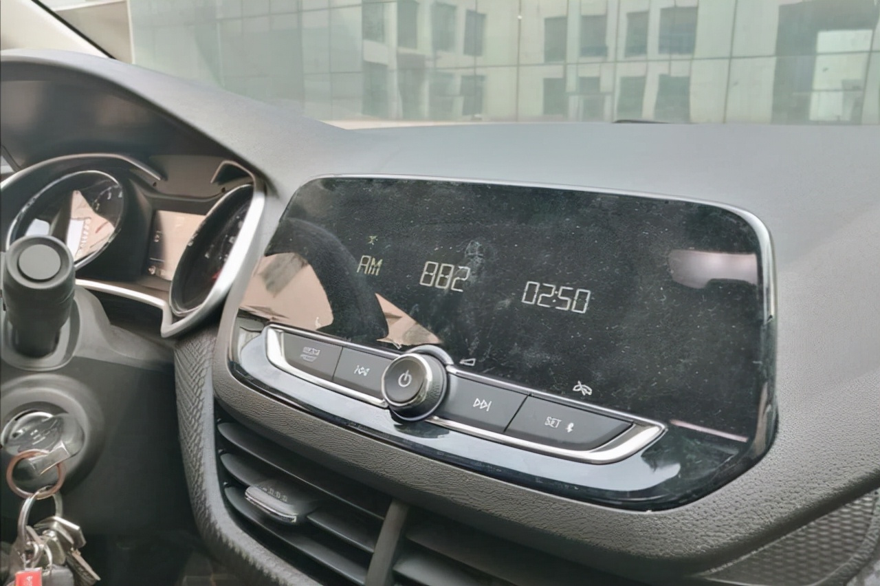 雪佛兰科沃兹开6年4万公里,雪佛兰科沃兹2018款提车