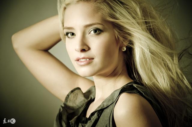 穷小伙重生逆袭成亿万富翁,穷小伙重生成为世界首富