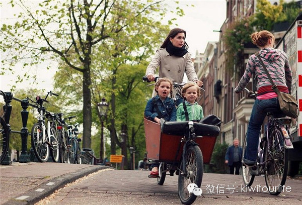 荷兰人为什么爱骑自行车 (荷兰什么时候骑自行车最好)