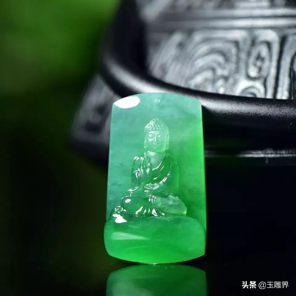 翡翠甜阳绿是什么颜色,翡翠老坑绿是什么颜色